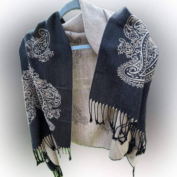 Black & Tan Paisley Pashmina Scarf /Wrap/Shawl | 70% Cashmere 30% Silk | 28”x66” - Picture 4 of 17